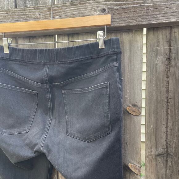 Madewell • The Anywhere Jean in Marton Wash - Picture 4 of 7